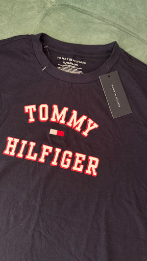 camiseta azul marinho ♡  tommy hilfiger